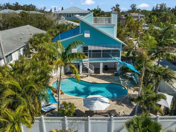 Luxury Island Retreat Awaits in this Siesta Key Pool Home