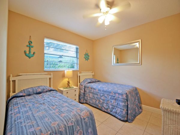 Lovely 2 Bedroom Rental in Bradenton Beach
