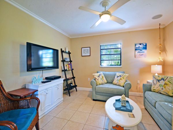 Lovely 2 Bedroom Rental in Bradenton Beach