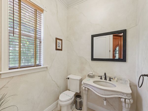 Siesta Key Vacation Rental - Luxury 4-Bedroom Beach House with Pool & Balconies