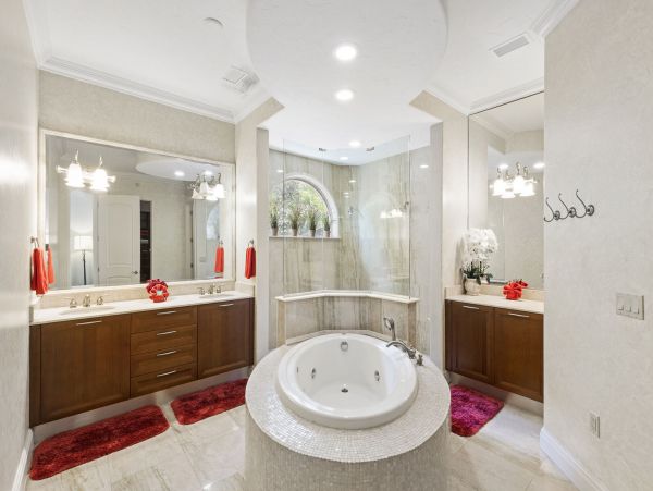 Siesta Key Vacation Rental - Luxury 4-Bedroom Beach House with Pool & Balconies