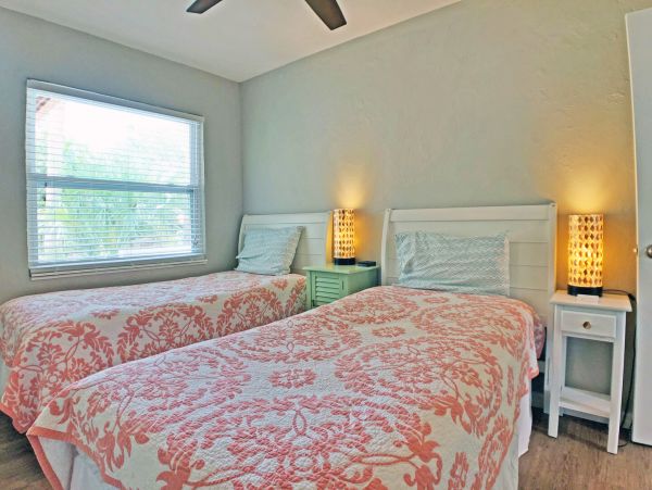 Two Bedroom Siesta Key Vacation Condo Sleeps 6 Guests