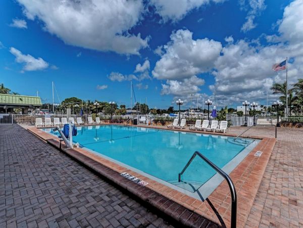 Waterfront Vacation Condo Downtown Sarasota