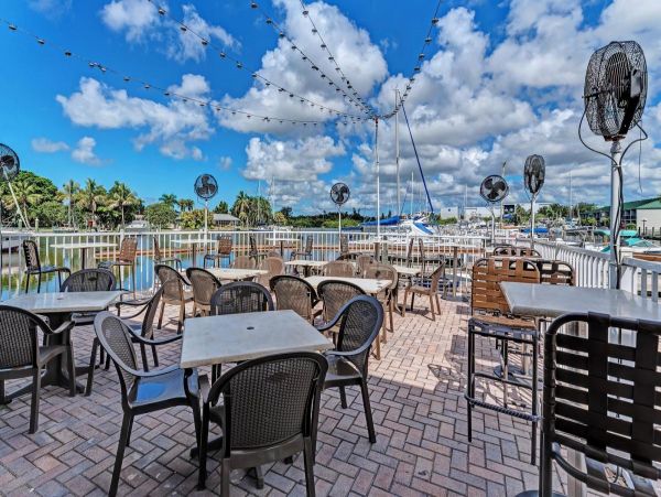 Waterfront Vacation Condo Downtown Sarasota