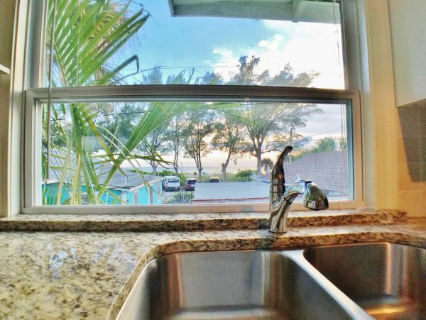 Bradenton Beach Vacation Condo Two Bedroom Walk to Beach