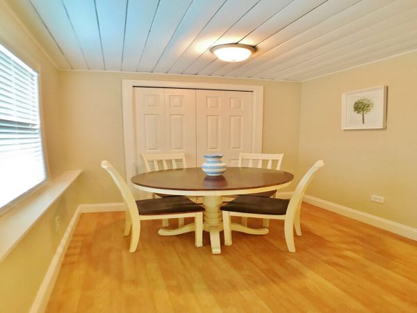 Bradenton Beach Vacation Condo Two Bedroom Walk to Beach