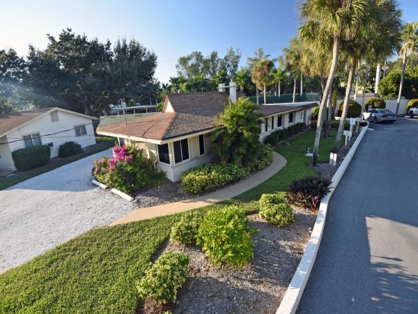 Siesta Key Cottage, 3 Bedrooms, Walk To Beach, Community Pool