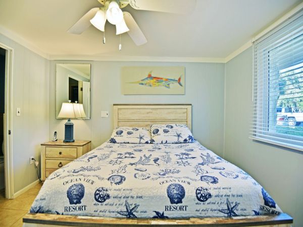 Siesta Key Cottage, 3 Bedrooms, Walk To Beach, Community Pool