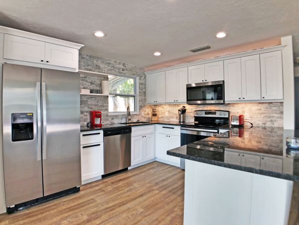 Contemporary furnished 3 bedroom with water view South End