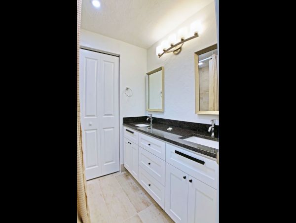 Contemporary furnished 3 bedroom with water view South End