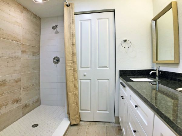 Contemporary furnished 3 bedroom with water view South End