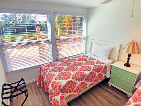 Contemporary furnished 3 bedroom with water view South End