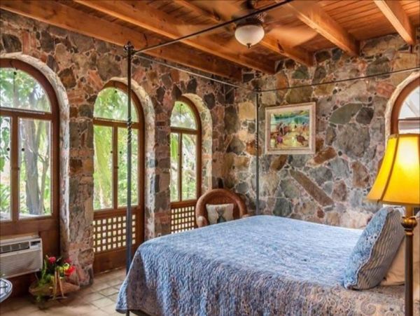 St. John Home 965354