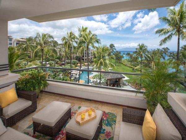 Luxury Vacation End Condo with Ocean Views and Pool