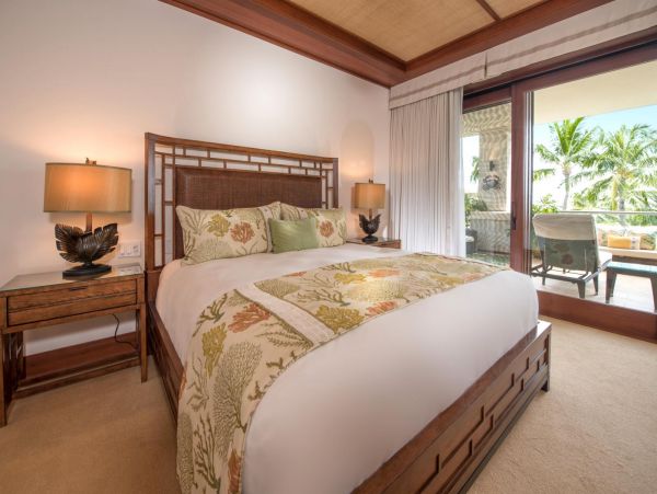Luxury Vacation End Condo with Ocean Views and Pool