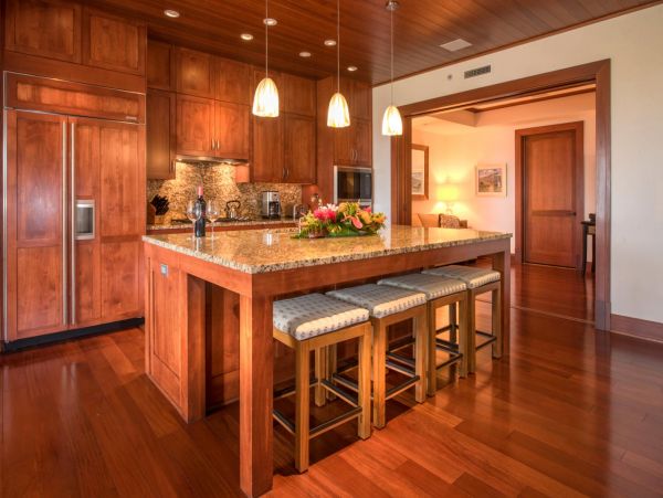 Luxury Vacation End Condo with Ocean Views and Pool