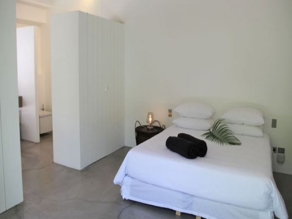 St. Barts Home 965385