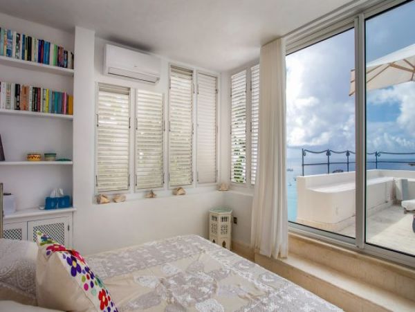 St. Barts Home 965397