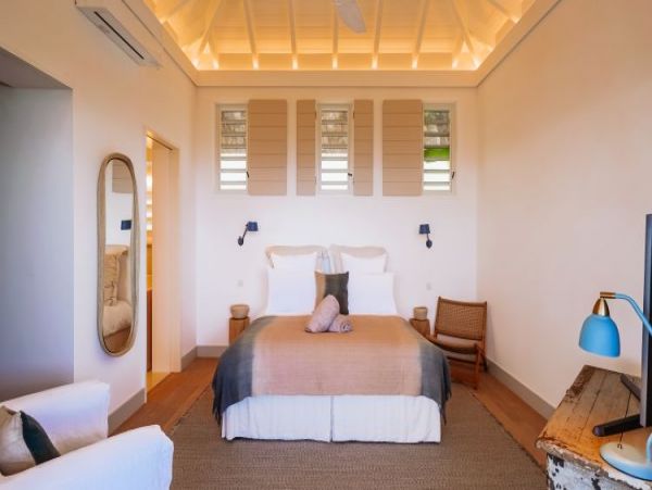 St. Barts Home 965400