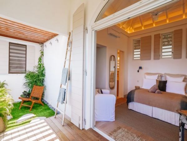 St. Barts Home 965400