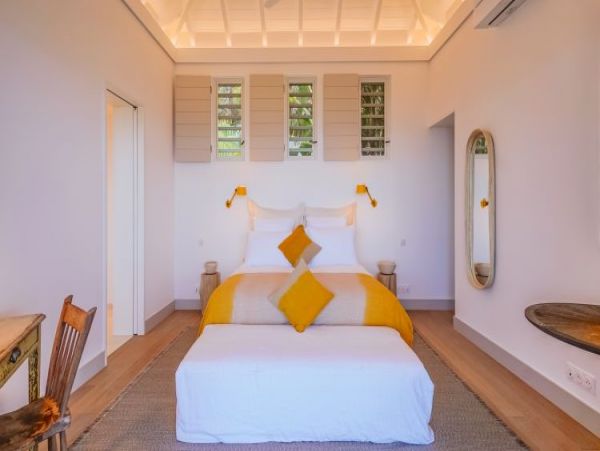 St. Barts Home 965400