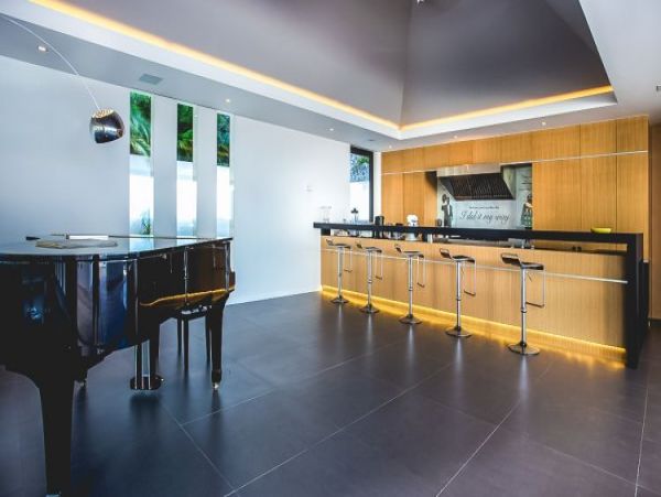 St. Barts Home 965403