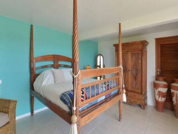 St. Barts Home 965404