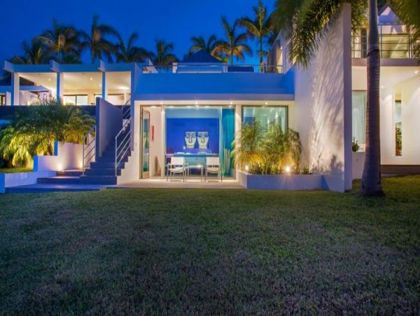 St. Barts Home 965408