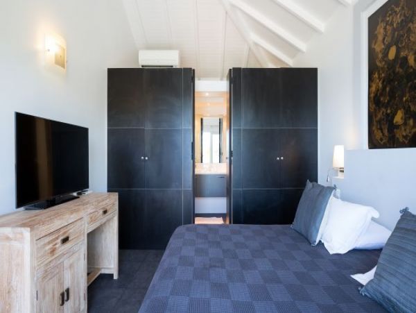 St. Barts Home 965411