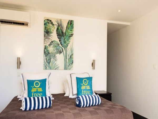 St. Barts Home 965411