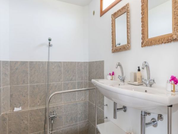 St. Barts Home 965415
