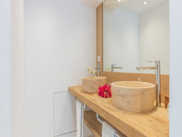 St. Barts Home 965415