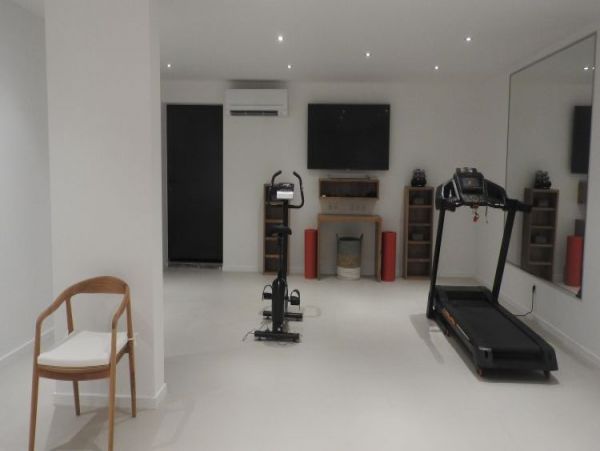 St. Barts Home 965437