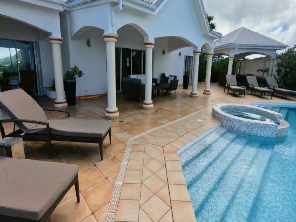 St. Barts Home 965448