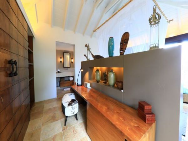 St. Barts Home 965504