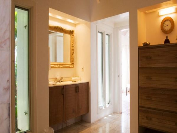St. Barts Home 965535
