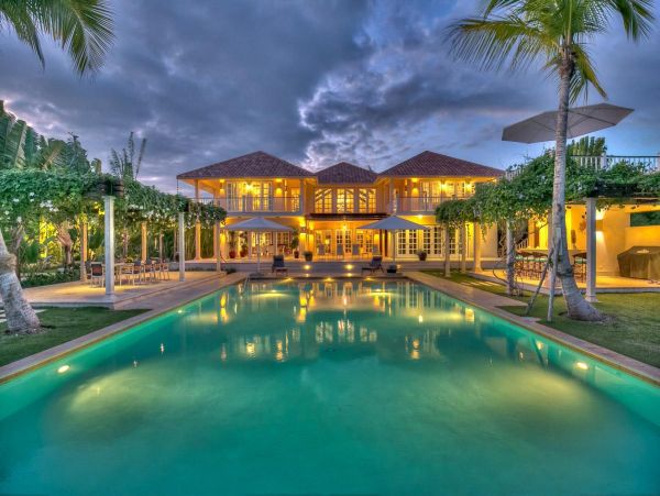 Spectacular Vacation Pool. Villa in Punta Cana Nine Bedrooms
