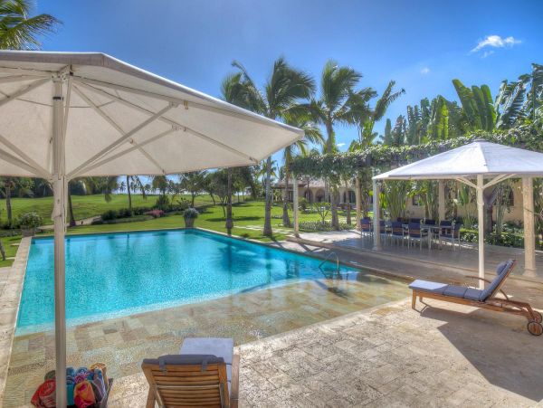 Spectacular Vacation Pool. Villa in Punta Cana Nine Bedrooms