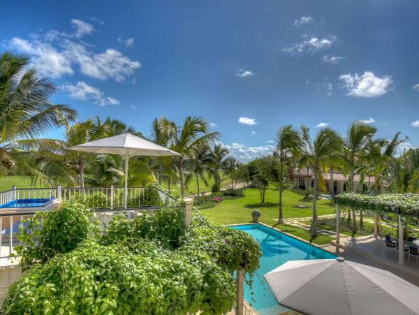 Spectacular Vacation Pool. Villa in Punta Cana Nine Bedrooms