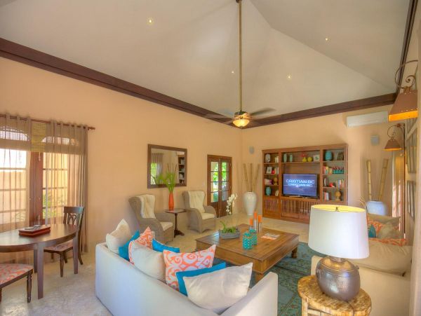 Spectacular Vacation Pool. Villa in Punta Cana Nine Bedrooms