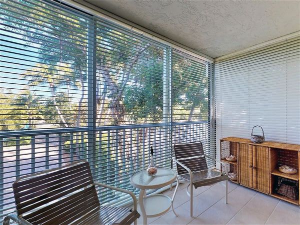Gulf Front Two Bedrooms + Den Vacation Condo in Sanibel