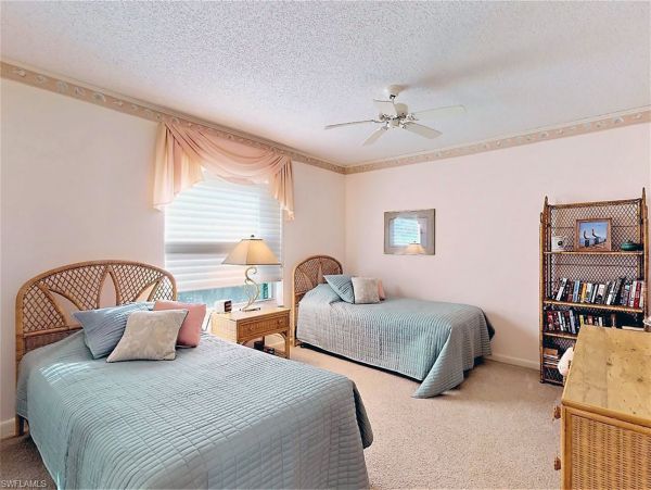 Gulf Front Two Bedrooms + Den Vacation Condo in Sanibel