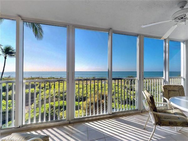 Gulf Front Two Bedrooms + Den Vacation Condo in Sanibel