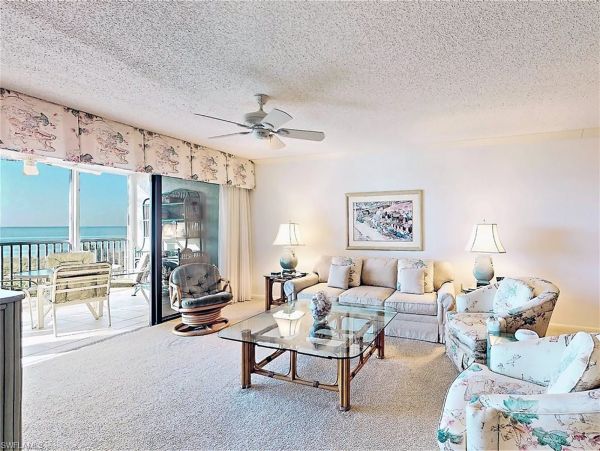 Gulf Front Two Bedrooms + Den Vacation Condo in Sanibel