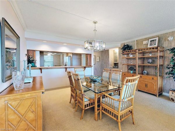 Gulf Front Two Bedrooms + Den Vacation Condo in Sanibel