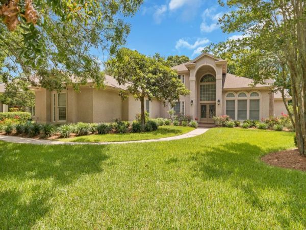 Luxury Ponte Vedra Beach Vacation Rental 5-Bedroom Coastal Home with Pool