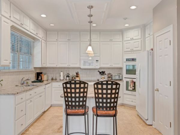 Luxury Ponte Vedra Beach Vacation Rental 5-Bedroom Coastal Home with Pool