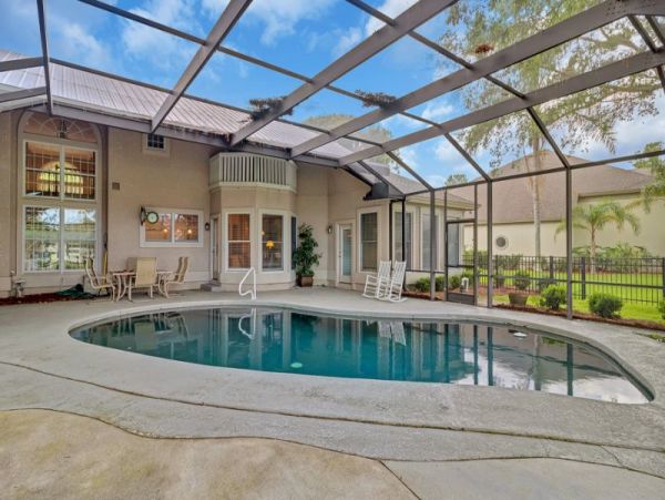 Luxury Ponte Vedra Beach Vacation Rental 5-Bedroom Coastal Home with Pool