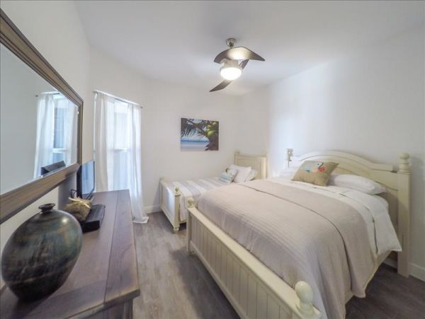 Short Walk to Beach Bradenton Vacation Condo Three Bedroom