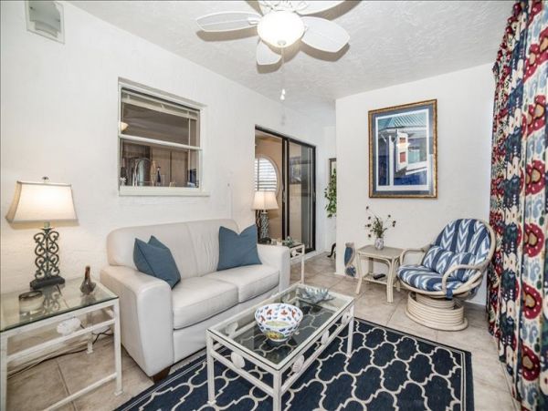 Vacation Condo for Rent on Bradenton Sleeps 6 Guests